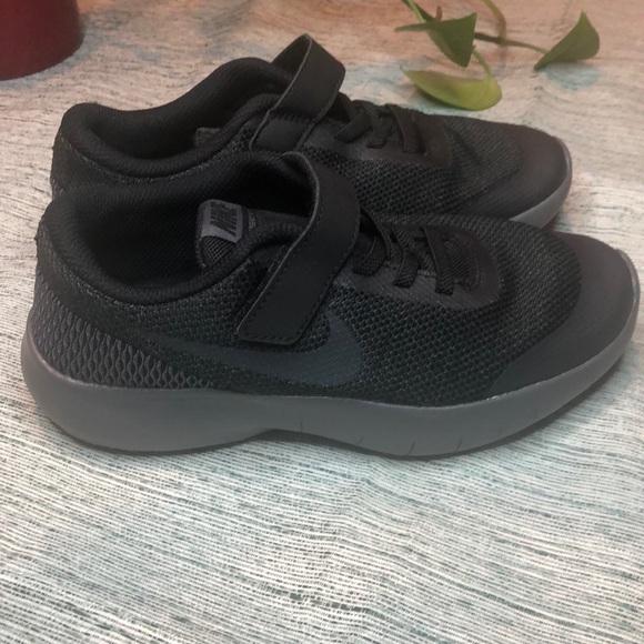 COPY - NIKE FLEX EXPERIENCE RN 7 
SIZE - 2Y - Picture 2 of 8